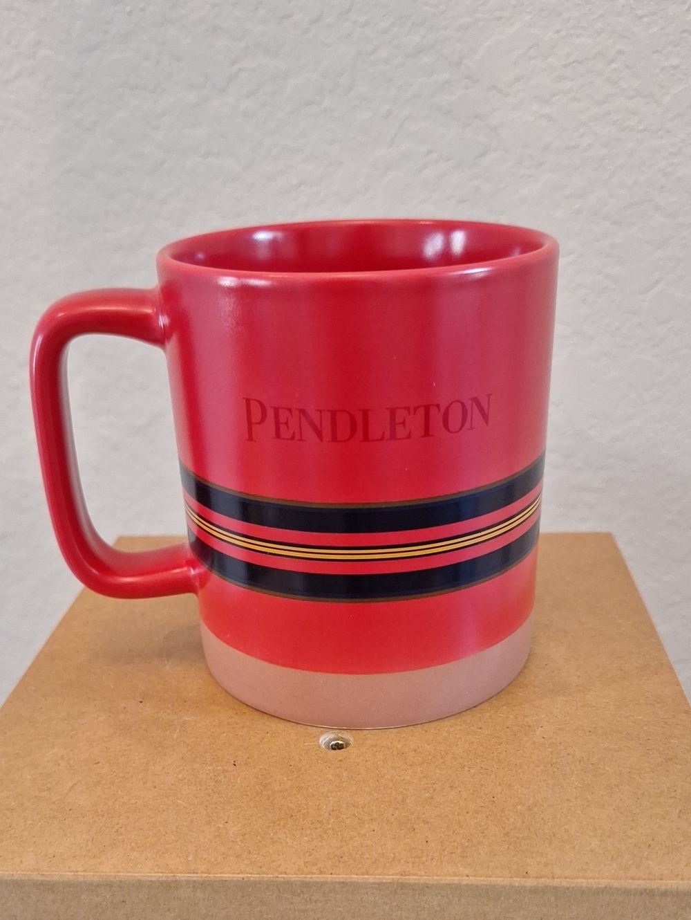 Pendleton Woolen Mills Red With Stripe Mug 18oz